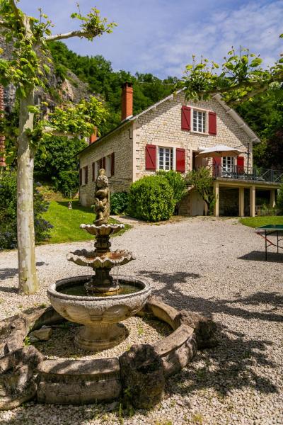 Family Villa - Laroche Martel, Book  Martel Dodogne Valley