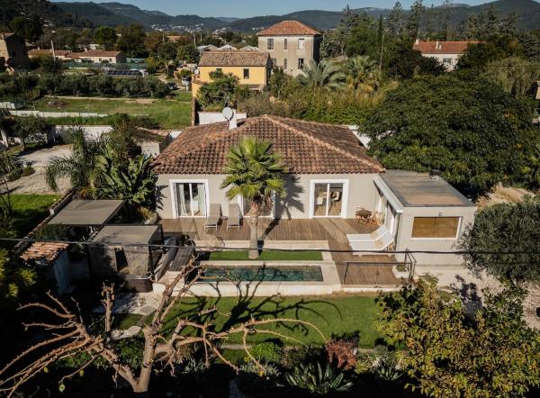 Villa LEnclos de Zize - Sleeps 8, Book  Hoteller i Var coast med pool, Swimmingpool