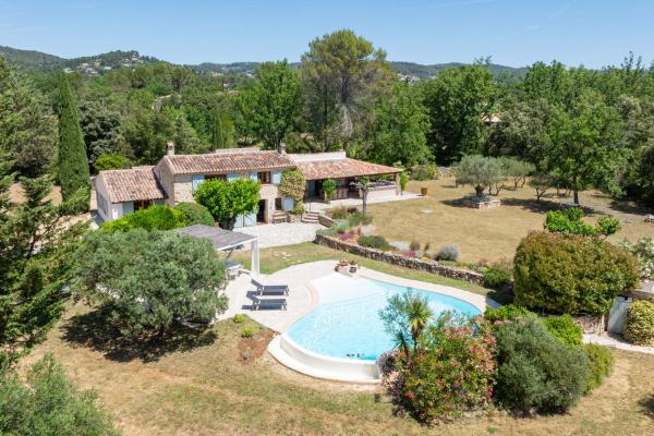 Villa Libellule, Book  Hoteller i Cotignac med pool, Swimmingpool