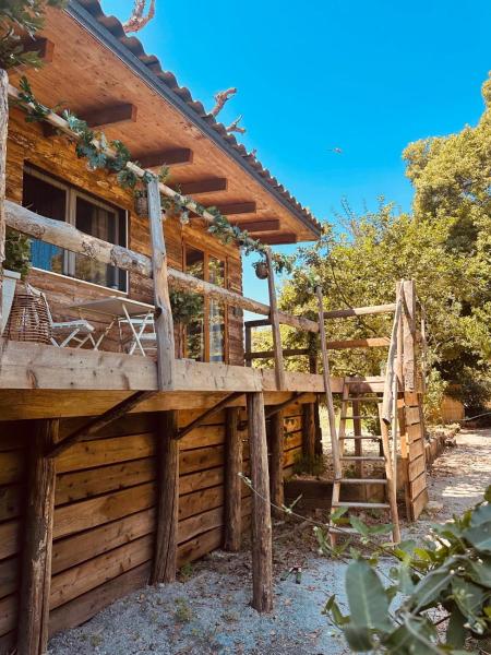 Les Lodges de lEtang, Book  Hoteller i Rhône-Alps med pool, Swimmingpool