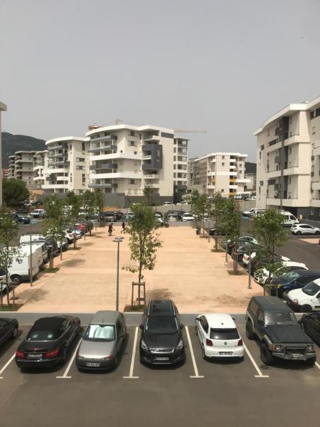 Ajaccio j1, Book  Korsika hoteller med parkering, Parkering