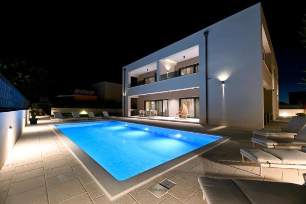 Luxury apartments Marlov with swimming pool and private parking, Book Lejlighed Hoteller i Zadar County med pool, Swimmingpool