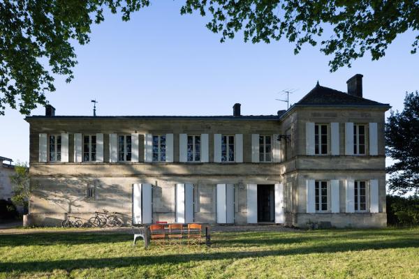 Auberge collective des Joualles, Book  Saint-Emilion Saint-Emilion Wine Region