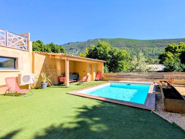 Villa Maëva, Idéal pour familles et groupes, Book  Rhône-Alps hoteller med pool, Swimmingpool