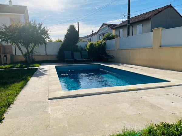 La Villa Lumière, Book  Hoteller i Rhône-Alps med pool, Swimmingpool