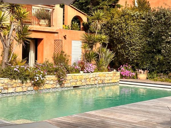Villa spacieuse à Carqueiranne pour 10 pers, proche mer - FR-1-599-120, Book  Hoteller i Var coast med pool, Swimmingpool