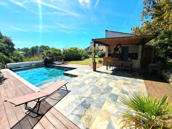 Villa avec piscine à Montolieu, Book  Montolieu Aude