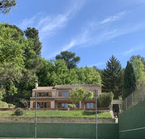 Villa Sainte BARBE, Book  Hoteller i Mont Ventoux med pool, Swimmingpool