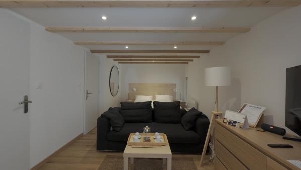 L\Abeille Du Moulin, Book  Cluny 