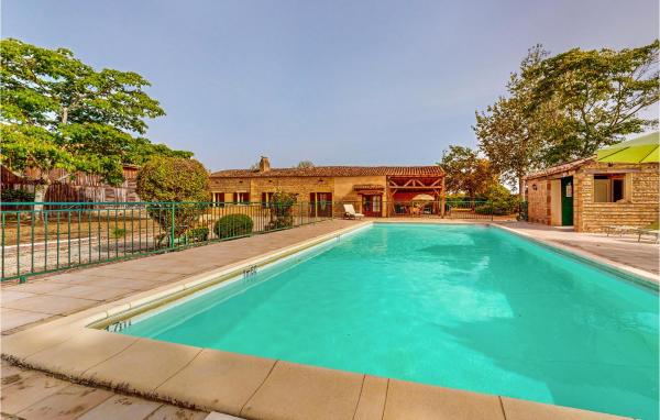 Stunning Home In St Pierre Deyraud, Book Feriehus Sommerhuse i Aquitaine, Hytte