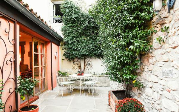 Charming Riverside House In Medieval Village, Book  Villeneuve-Minervois 