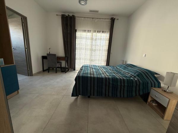 Villa 200m2 -plages - piscine chauffée, Book  Hoteller i Var coast med pool, Swimmingpool