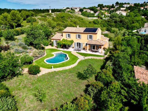 Villa Provençale avec Piscine à Aurons, Book  Aurons Carros