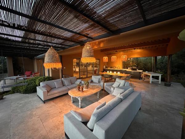 Villa Tiga, Book  Ollioules Bandol Wine Route