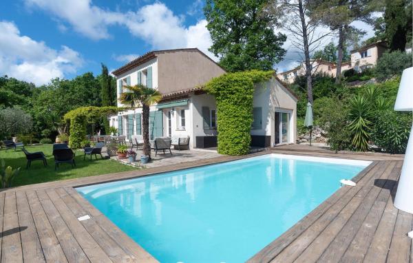 Villa En Pleine Nature, Book  Rhône-Alps hoteller med pool, Swimmingpool