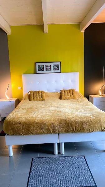 Chambre MELUSINE, Book   