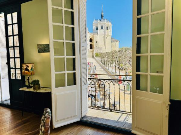 La Valette, Book  Amboise 