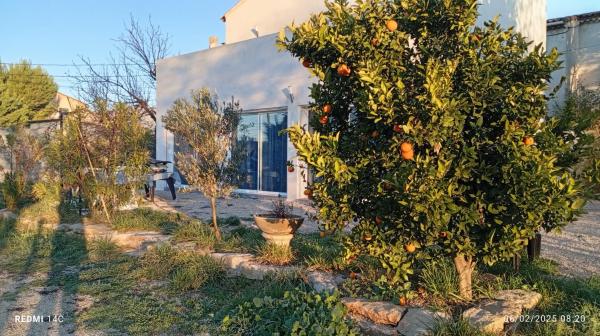 Villa Aubagne Gémenos, Book  Hoteller i Carros med parkering, Parkering