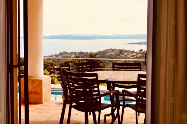 Villa Luxe avec Vue sur Saint-Tropez, Roquebrune, Book  Rhône-Alps hoteller med pool, Swimmingpool