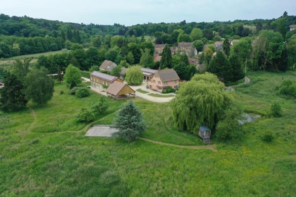 Domaine de la Vallée de La Millière, Book  Les Mesnuls 