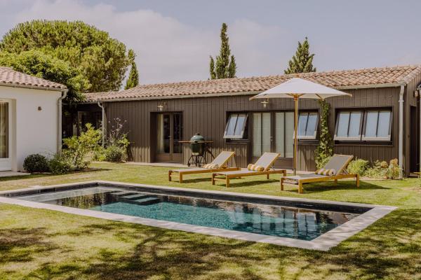 Villa Rhétaise - Villa de luxe avec piscine chauffée - 5 chambres - Loix Île de Ré, Book  Hoteller i Aquitaine med pool, Swimmingpool