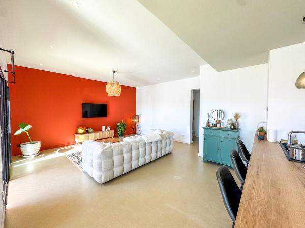 Villa neuve moderne, Book  Saint-Quentin-la-Poterie Gard