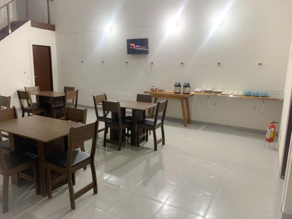 Hotel Avenida, Book   