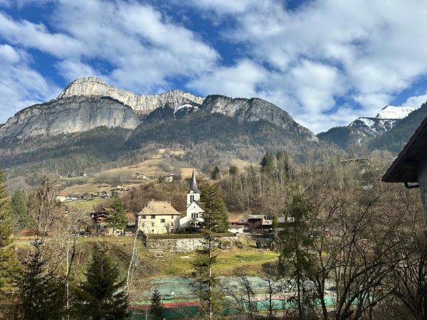 La fruiterie, Book  Hoteller i Rhône-Alps. med parkering, Parkering