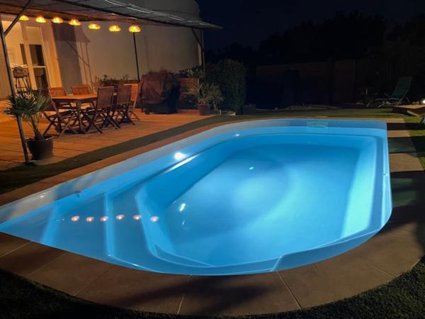 Villa les trois pins, Book  Venelles Carros