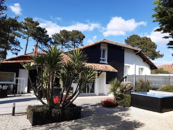 Villa Ocean's four, Book  Messanges hoteller med parkering, Parkering