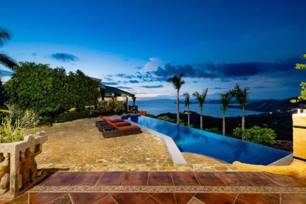 Casa Amarilla 4br Bay-view Villa - 8 Guests, Book  Hoteller i Guanacaste med pool, Swimmingpool