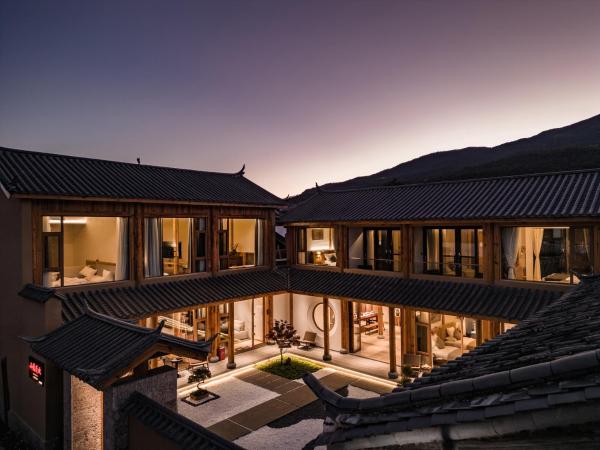 Serene Snowscape Wabi-Sabi Retreat, Book  Yunnan hoteller med parkering, Parkering