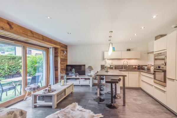 Villa Princesse - Centre-ville - Renove, Book  Hoteller i Rhône-Alps med parkering, Parkering