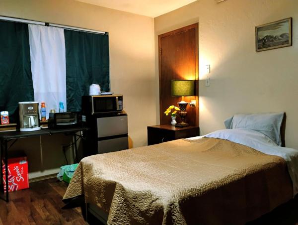 Golden Sunflower's Apt D1, Book  Oklahoma hoteller med parkering, Parkering