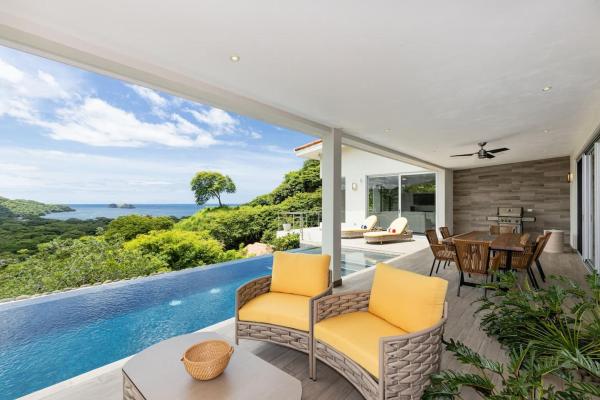 Casa Plumnelly Ocean-view Hillside Villa, Book  Hoteller i Guanacaste med pool, Swimmingpool
