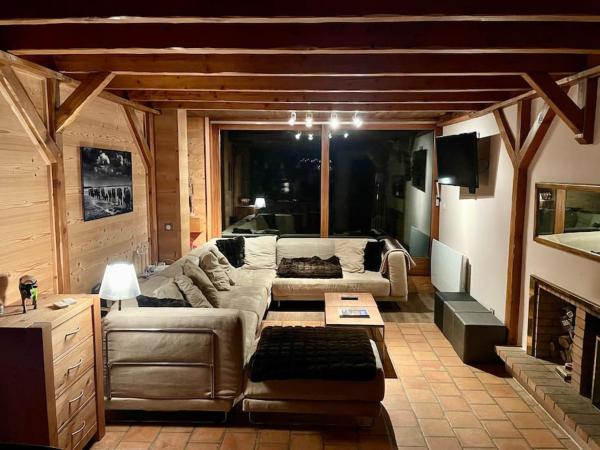 Le Roc - Courchevel Village, Book  Hoteller i Rhône-Alps med parkering, Parkering