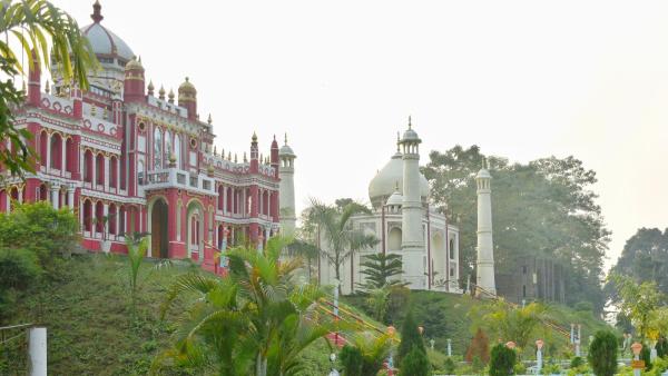 Resort Everest, Book  Mādāri Hāt West Bengal