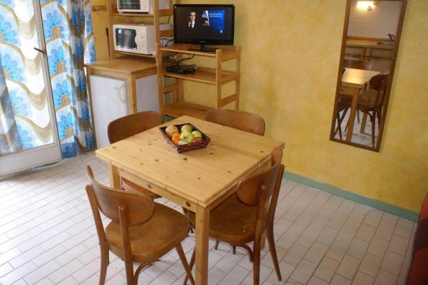 Villa 12, Port Vénus au village naturiste, Book  Cap d'Agde Hérault