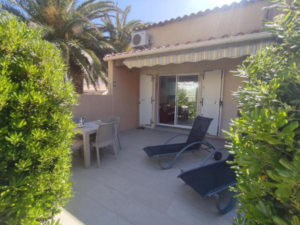 Villa 21, Cap Sauvage au village naturiste, Book  Cap d'Agde Hérault