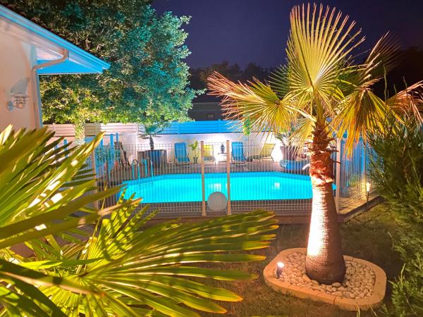 Villa Bassin d Arcachon 7pers piscine chauffée, Book  Hoteller i Audenge med pool, Swimmingpool