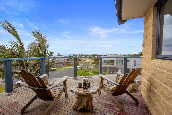 Apollos Rest, Book  Apollo Bay 