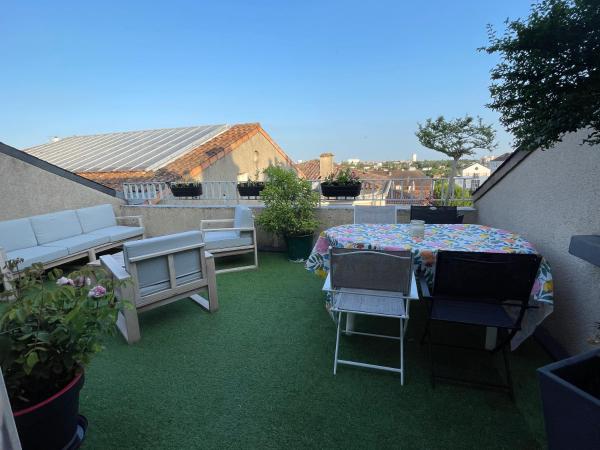 Grand Appartement Hypercentre avec Terrasse et Parking, Book  Poitiers Futuroscope