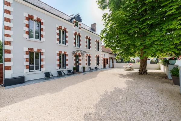 Villa de Nocfond , ex Nocfond Lodges, Book  Langon hoteller med pool, Swimmingpool