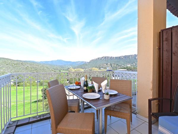 Apartment Le Village - C7 351 by Interhome, Book Lejlighed Hoteller i Var coast med pool, Swimmingpool
