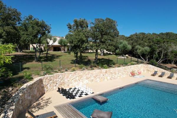 Villa Arbevhio, Book  Hoteller i Korsika med pool, Swimmingpool