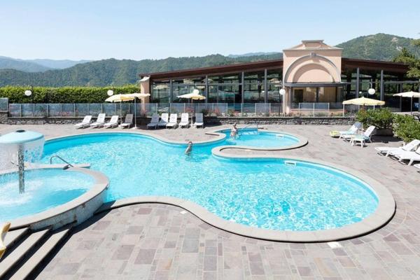 Apartment in the Antico Borgo I Cancelli residence in Palazzuolo, Book Lejlighed Mugello hoteller med pool, Swimmingpool