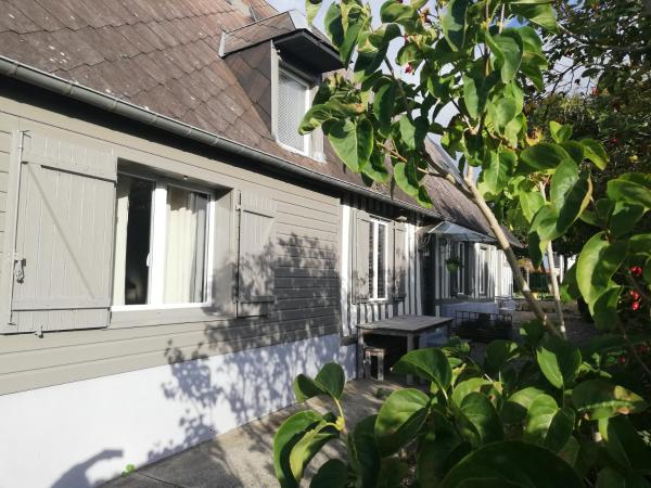 Les Roses d Antan - 2 gîtes, Book  Upper Normandy hoteller med parkering, Parkering