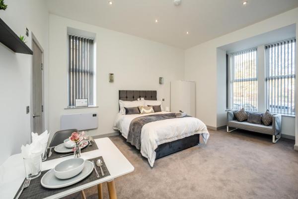 Exquisite Serviced Studio @ Greenhead Central, Book  Huddersfield 