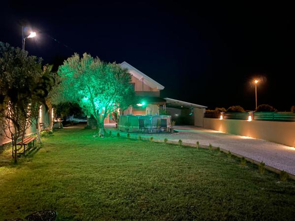 Villa Vadian & Pool, Book  Gevgelija hoteller med pool, Swimmingpool