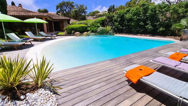 Villa Lucendiluna 10 personnes piscine 5 min plage en voiture, Book  Korsika hoteller med parkering, Parkering